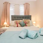 Kempton باونيس أون وينديرمير