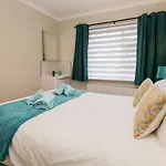 Kempton باونيس أون وينديرمير